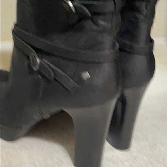 Ugg’s boots used in good condition size 9 - Picture 3 of 11